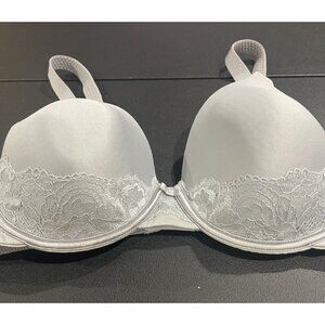 Vanity Fair Light Gray Underwire Bra With Lace Trim Detail Size 38C